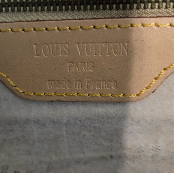 Messenger Bag w/ Crossbody Shoulder Strap (Unisex) - Picture 12 of 16